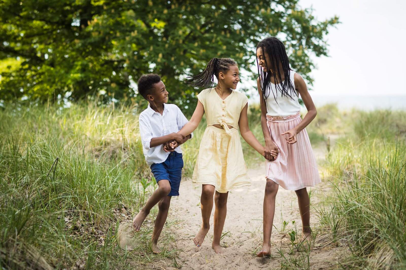 Evanston Family Photographer - 3 children outdoors